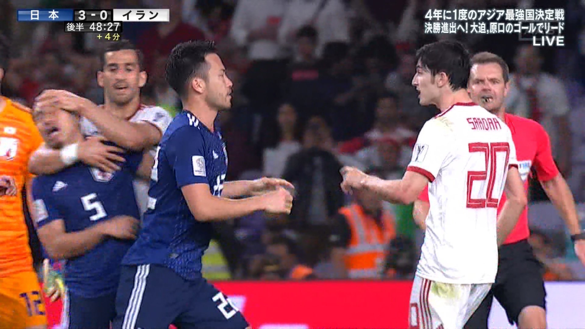 かける 長友 とばっちりイエロー流石のキャラ笑 サッカー アジアカップ T Co Ew2qdiu1 Twitter