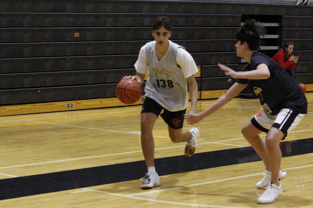 ScoutsFocusCA's tweet photo. Andrew Younan @AndrewYounan9 a 6'3 2022 prospect of Westlake Village (CA), video highlights from #Elite80 #SOCAL: https://t.co/O2db32FEny 

HS @LionsHoops @OaksChristian Oaks Christian. https://t.co/7jt9wOpfcT