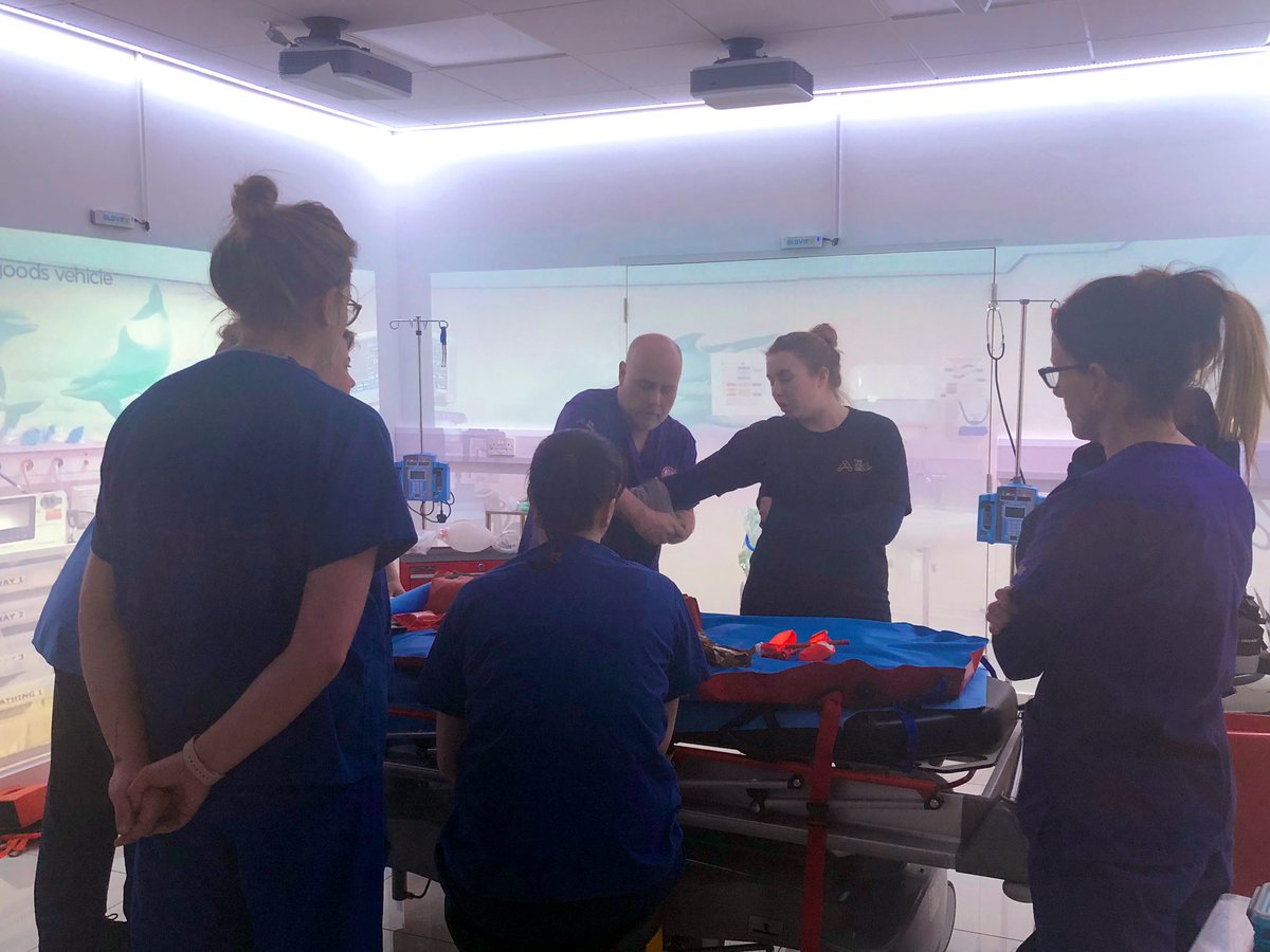 SisterScrappy's tweet photo. Final skills station of the day: massive haemorrhage management! Nice to get practical and hands on after an intense discussion around traumatic cardiac arrest, HOTT algorithm and thoracotomy. #NTACClive #NTACC2019 https://t.co/rCbYTEpT9Z