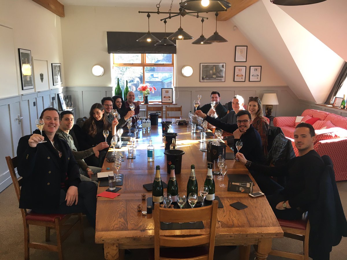Away day for the team <a href="/aquashard/">aqua shard</a> - great to have you visit and thank you for your support #englishsparkling #winetasting #MondayMotivaton 👌🥂🍾