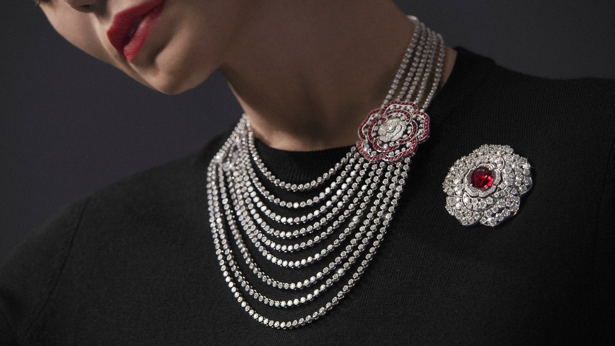 tidlrs's tweet image. Paris Haute Couture week has just finished and we are looking at the incredible new jewellery collections directly from the catwalk ! 

@CHANEL @Piaget @Boucheron @SuzanneSyz @Chopard 

Author: @RachaelTaylor 
tidlrs.com/journal/luxury…