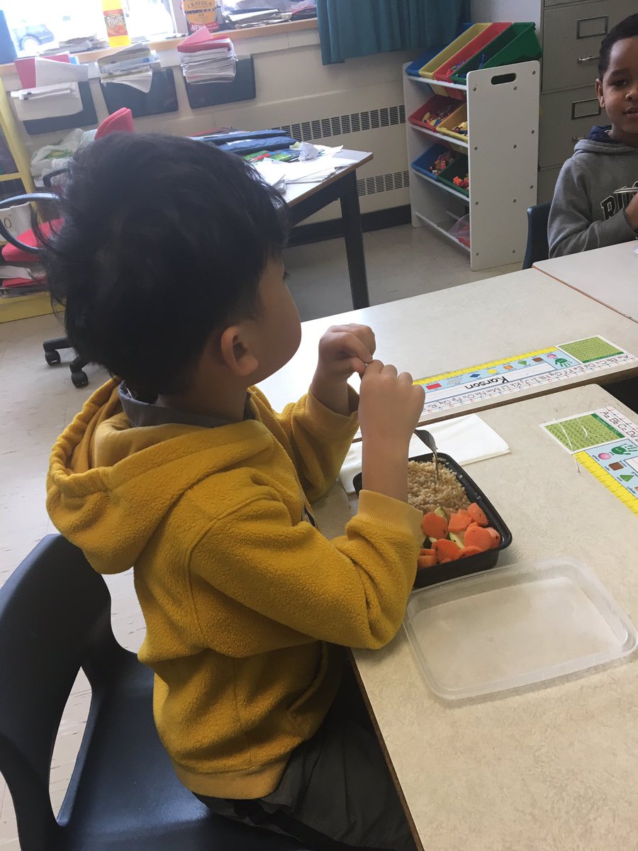 EijohnstonErin's tweet photo. Thumbs up from students at St Jean School on the school food demo project! @PEIschoolfood @EducationPEI @JordanBrownPEI https://t.co/UafUkbwgrJ