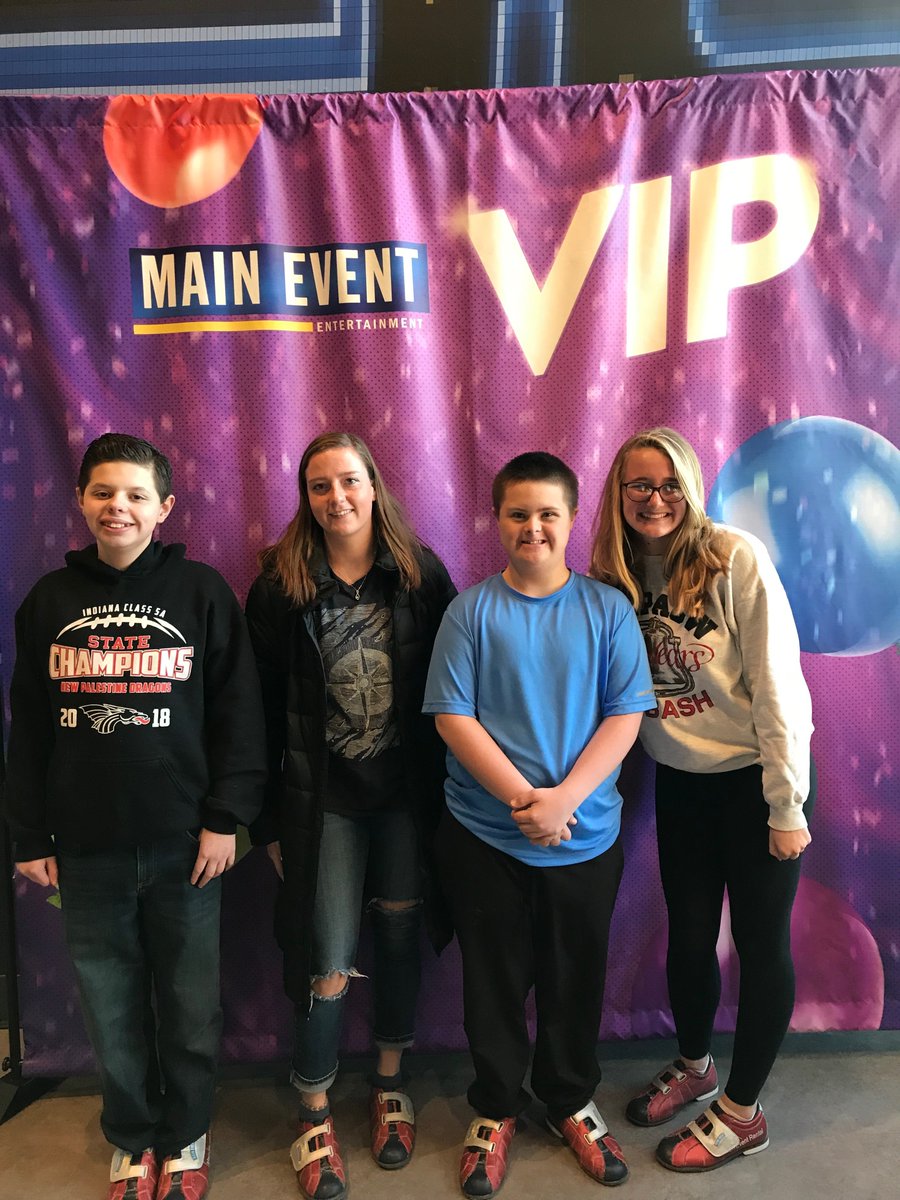 CoachLarge's tweet photo. Another great "Dream Day" this weekend! Special thanks to @generationOn for providing a grant to make our "Dream Day" events possible along with the generosity of Clair with @MyMainEvent Indianapolis! Well done Avery, Grace and Victoria! #ServeLearnGrow #NewPalProud https://t.co/N1Kw6aiLmZ