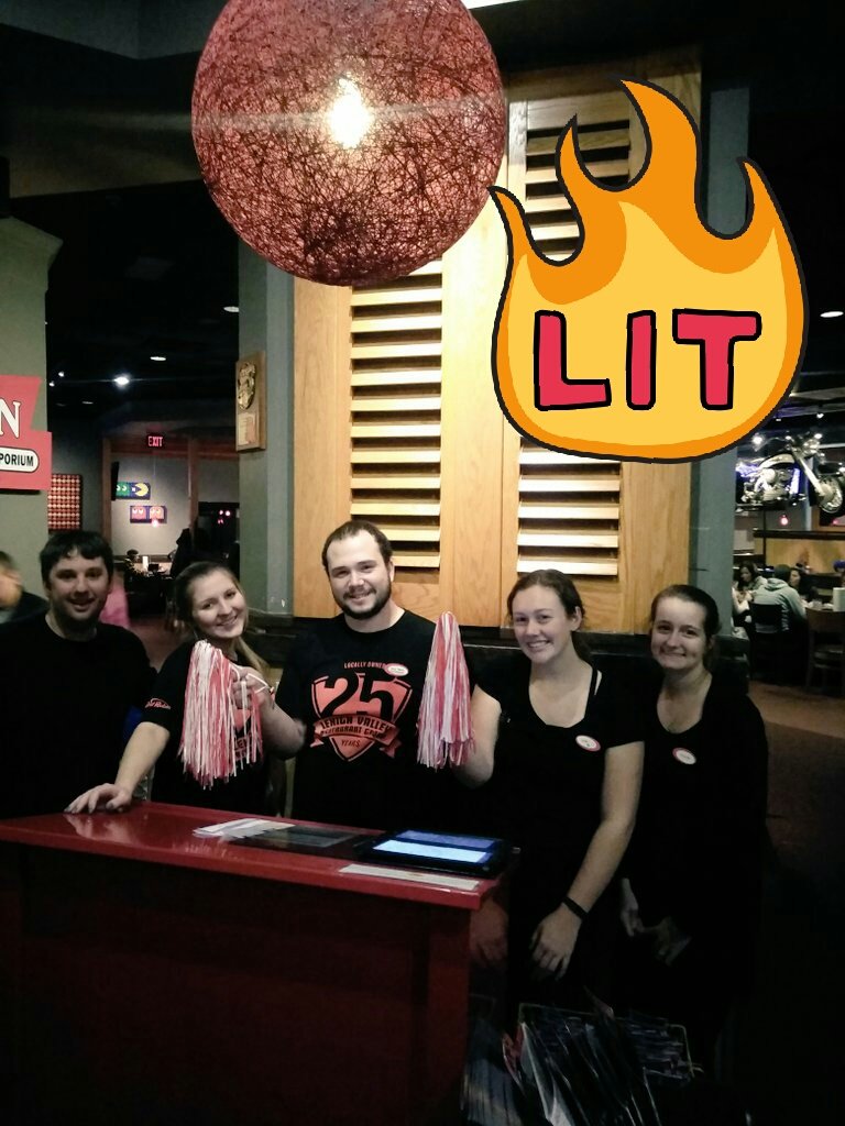 kellzitc's tweet photo. My team having fun with the stuff sherry brought us from her conference 😃😎😃😎😃😎😃😎
@wertz_cory @courtney_horst @HRATYOURSERVICE @tjaLVRG https://t.co/inHcLRs5Sp