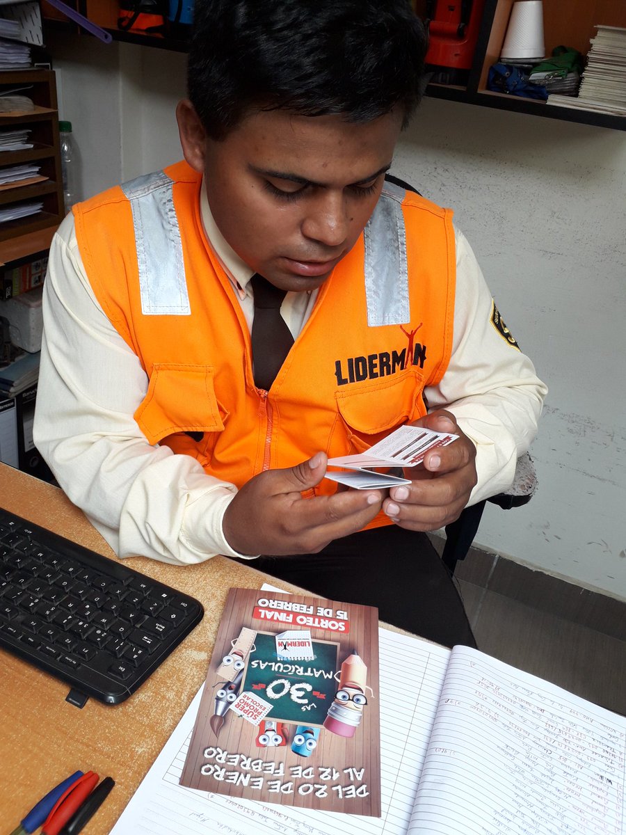 RafaeloAlex's tweet photo. #Lidermans de reconocida empresa del rubro de operadores logisticos de Ventanilla participando de la #SúperPromoEscolar de #Liderman https://t.co/wNdnquWApp