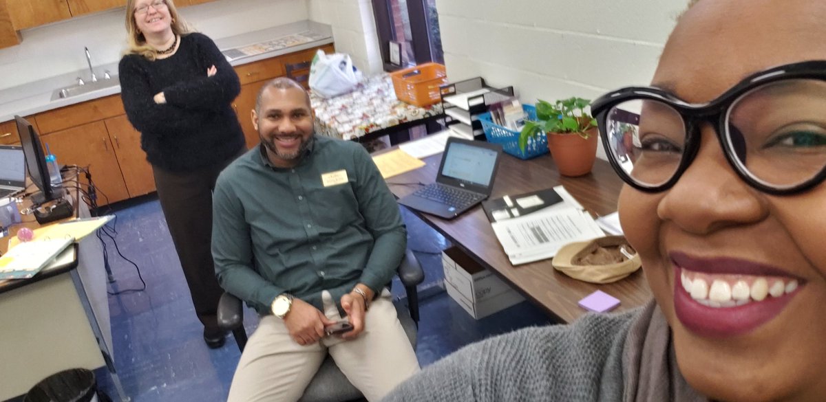 RWilliams_EDS's tweet photo. How can we manage goal setting in our high school classrooms so that it is meaningful to Ss and Ts? @mollybowden, @Tjboynton3, and I are brainstorming. #ProblemSolving #GoalGetters #LowTechOptions #HighTechOptions #BetterTogetherHenry https://t.co/grNd0wgA4V