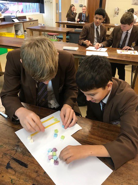 tsc_science's tweet image. Miss Jones’ Yr9 have been modelling DNA 🧬 structure and complimentary base pairs #watsonandcrick #codeforlife