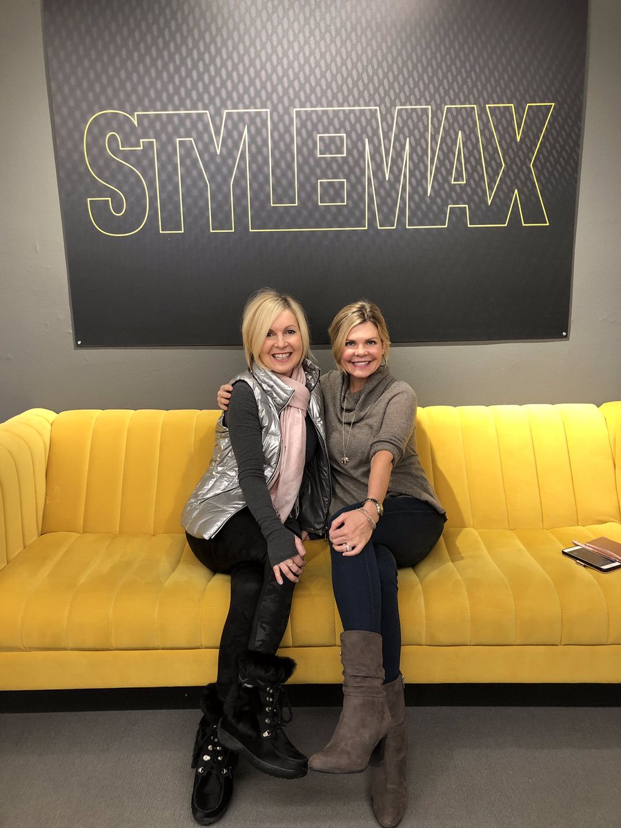 LondoMondo's tweet photo. style(d to the) max ❤️ our buyers at market #londomondo #stylemax #stylemaxchicago #buyers #shopping #boutiquefashion #merchandisemart https://t.co/nmuKspZSHM