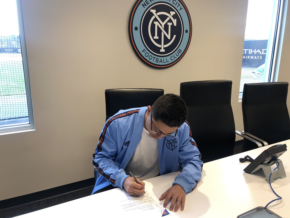 Time to live the dream.
Extremely blessed and excited for signing my first professional contract. #ForTheCity @NYCFC <a href="/MLS/">Major League Soccer</a>