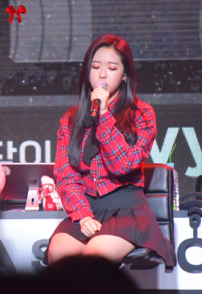 bigredribbon's tweet photo. 20181125 LOONAstudio Olivia Hye

#LOONA #LOONAstudio #이달의소녀 #OliviaHye #올리비아혜 https://t.co/LkYIWSuEav