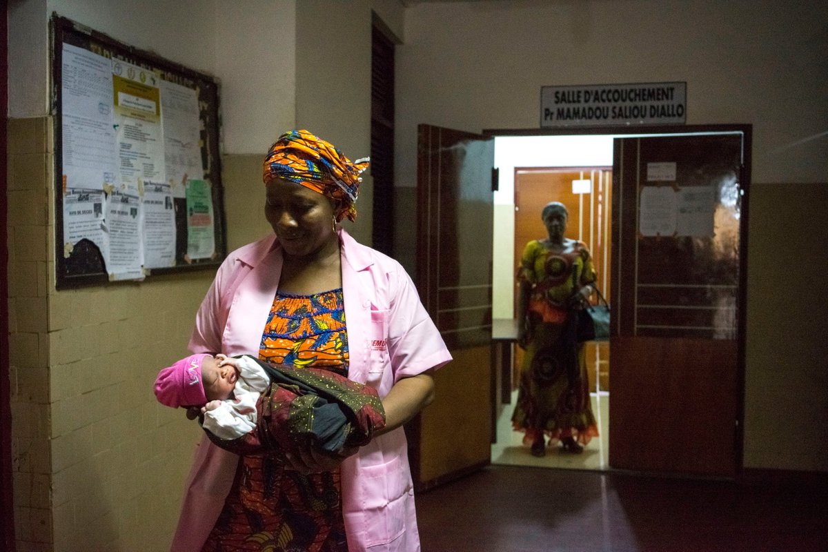 NGOSolthis's tweet photo. 🔴Innover pr atteindre les populations les +vulnérables >#Retro2018 ▶️ https://t.co/gP77r0RMXW : Focus sr le projet ANRS-DIAVINA à l'hôpital Ignace Deen #Conakry pr l'amélioration du diagnostic précoce &amp; traitement du VIH chez ls #nourrissons afin d'augmenter lr chance de survie. https://t.co/fpoqvLrjAj