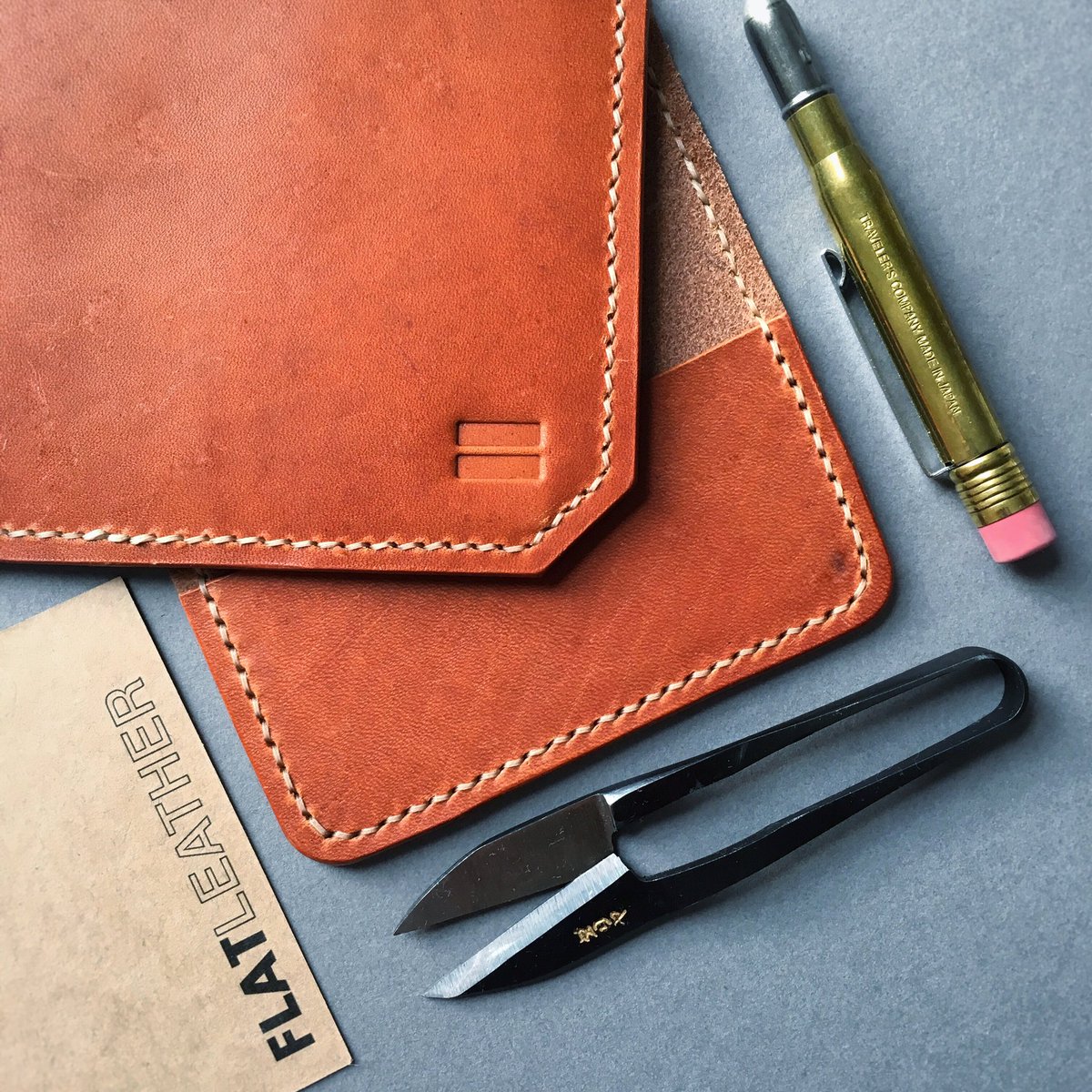 FlatLeather's tweet photo. We offer all our wallets with curved corners as well as chamfered. DM or email to enquire #shopsmall #handmade https://t.co/wiNNu6sJTb