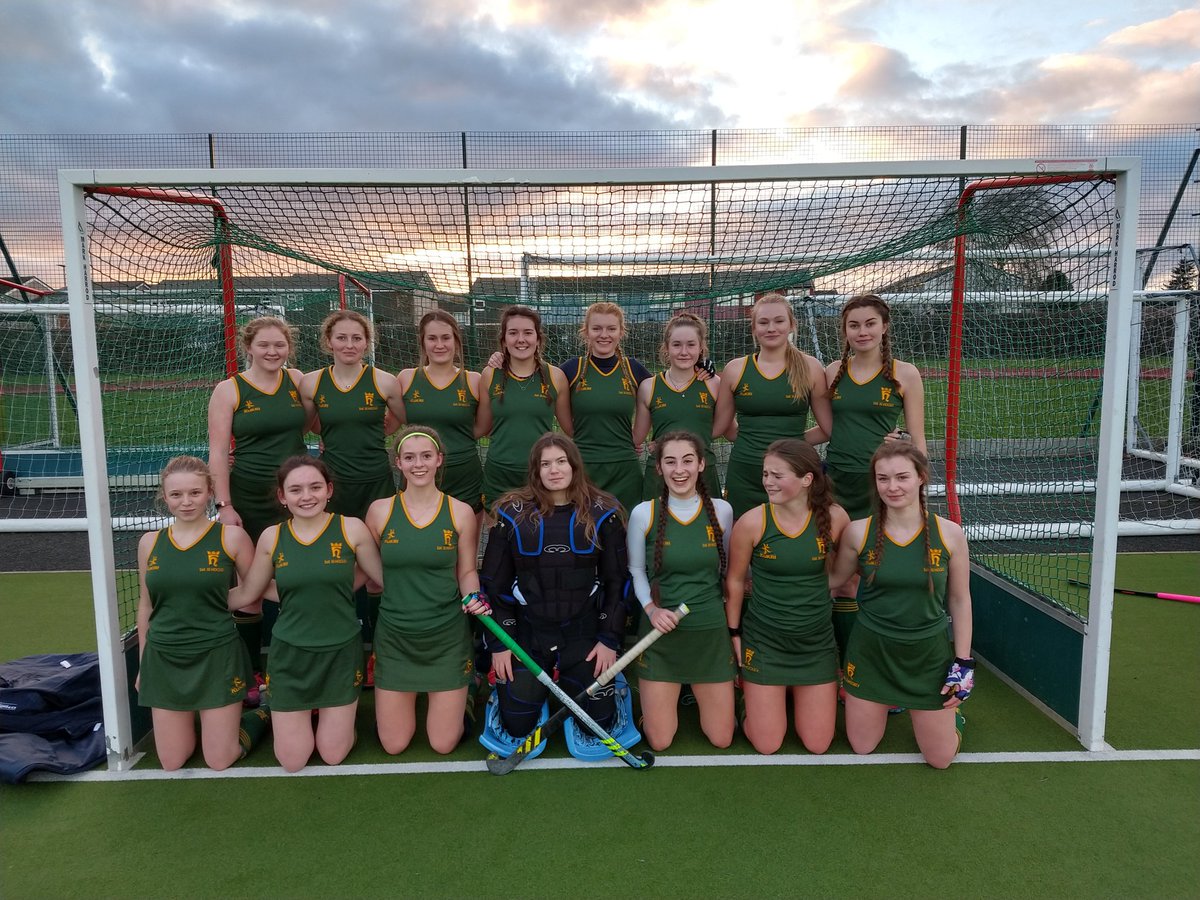 Sports_CCB's tweet photo. @ChristColBrecon U18s win @HockeyWales Powys Regional Final, beating Caereinion HS 6-1 to reach the National Finals for the 9th year in a row #CCBHockey #OffToNationals #GreenAndGold #Proud @Sport_Powys @Elliot_MidWales https://t.co/YUBayYe3xh