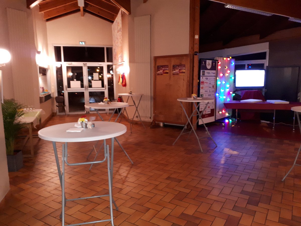 B2PHANDBALL's tweet photo. Un grand merci à tous les partenaires présents samedi soir à la soirée partenaire, et plus particulièrement à #ElectrofitBergerac ; ainsi qu'à #Sodigel, #KiloutouBergerac, #JardilandBergerac et le traiteur #Beaufils pour leur participation ! #B2P #D2F @VilledeBergerac https://t.co/Vj5Tr4aQS1