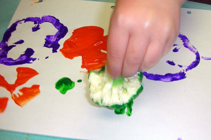 ArtyPartyNE's tweet photo. Why not come &amp; join is with your pre school little ones this week our theme this week is vegetables where they come from !! And what patterns we can make with them using paint &amp; getting messy !!! #Chesterlestreet #arts #crafts https://t.co/HrF0JdMPMI