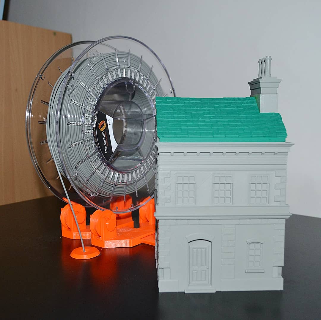 de3dprintman's tweet photo. I love the detail on this #VictorianHouse Construction set (@thingiverse thing:632523). It looks so cool in concrete grey and turquoise green #ExtrafillPLA by @Fillamentum. The house is printed on the Original #Prusai3MK3 by @Prusa3D in 0,2 mm layers and 10% infill. #3DPrinting https://t.co/ljS6tmurUo