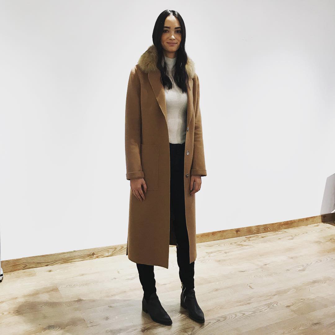 SOIAANDKYO's tweet photo. This coat is worth the walk outside π (Coat: IVONNE-FX in the colour almond) @room4agency #mondaystyle #fw18 #woolcoat #doublefacewool #feature #outerwear #soiaandkyo https://t.co/ZdClRPIR8w