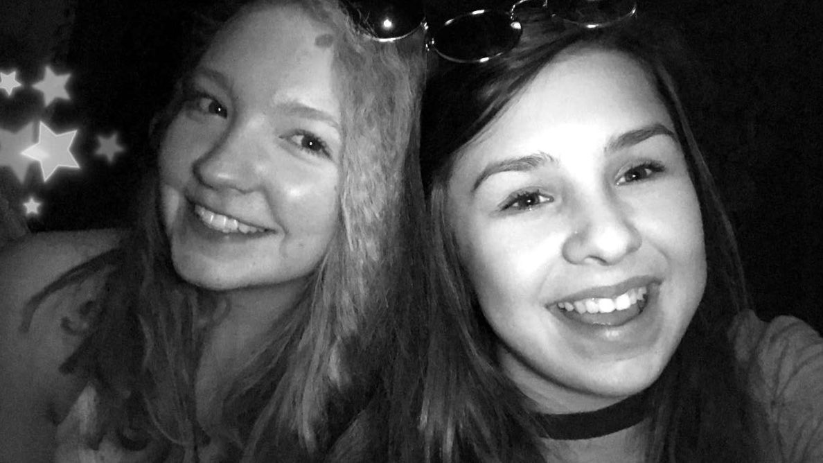 AnnikaLowland's tweet photo. Happy bday hadlAYEEE 🥳 hope it’s an amazing day:) love you so much!! https://t.co/ZBZm0AGfJ7