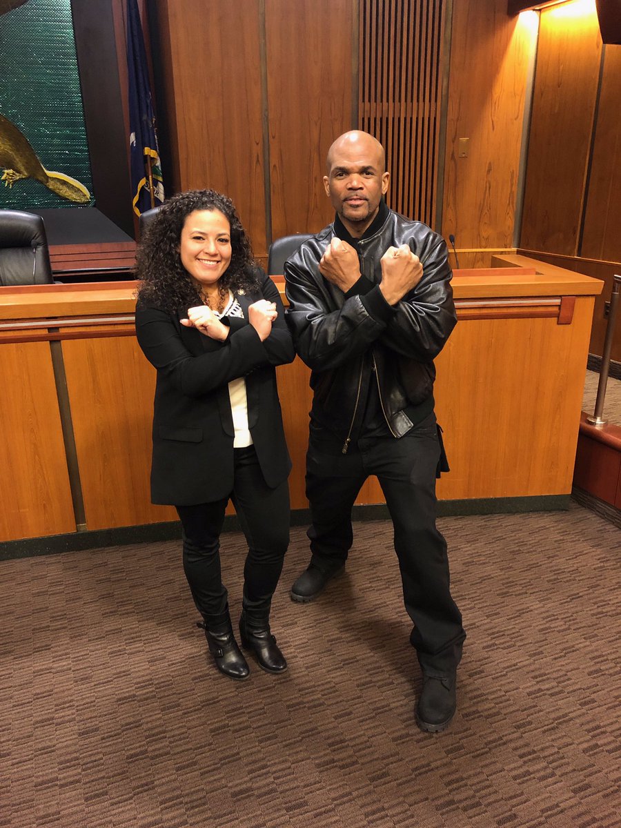 Fernandez4NY's tweet photo. It was great meeting with @NYAdoptEquality & @THEKINGDMC this morning to talk about The Adoption Access Respect for Adoption Bill. Adoptees should have the right to their birth records #SimplePieceofPaper https://t.co/yH6FPjCuie