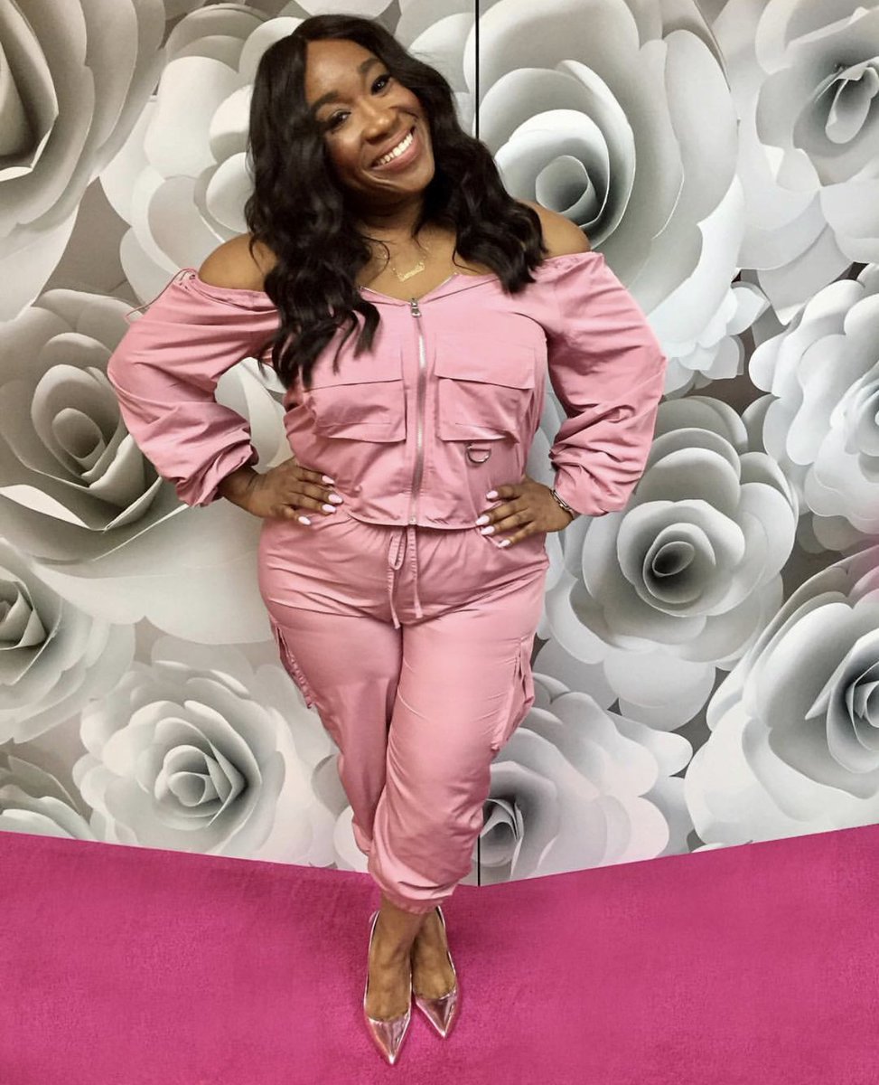 byAshleyStewart's tweet photo. Pretty in PINK!π This fly #AshleyBabe is GLOWING in my pastel cargo active jacket & matching jogger! Love this look on you booπ
Shop This Fit - https://t.co/ipVbx3qNXN https://t.co/AD7gyLyNFk