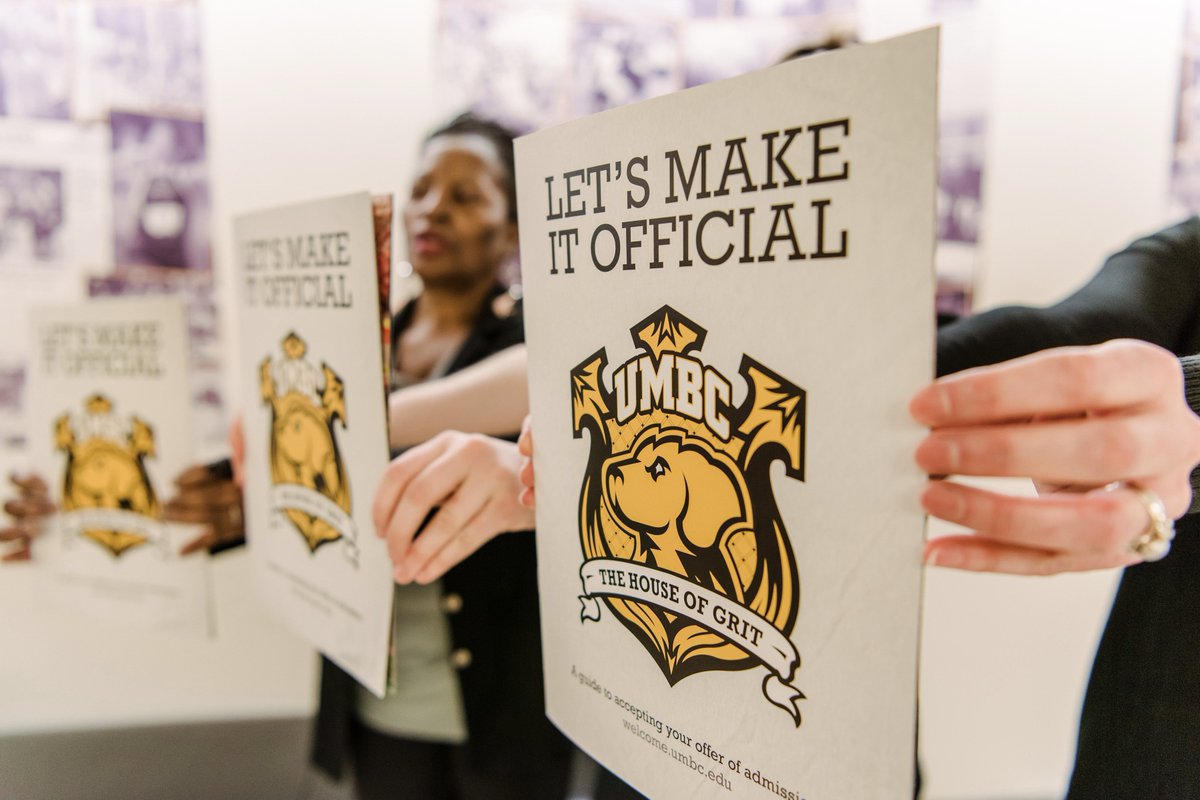 UMBC's tweet photo. #FutureRetrievers! Incoming first-year students have until 2/1 to submit applications to join #RetrieverNation as part of the class of 2023. More info here- https://t.co/HoRsrJjohG. https://t.co/Pqg60vTEKH