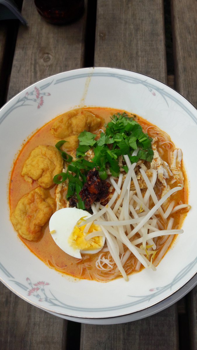 waiyeehong's tweet photo. The lovely @MKSupperClub ladies will also be serving up famous dishes, like #NasiLemak and #KariLaksa (and of course, the NON #CrispyRendang !) #WYHNewYear #ChineseNewYear #Bristol https://t.co/Z8WPAYEKoX