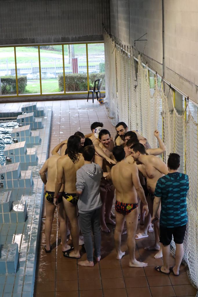 El absoluto "A" cae de la primera plaza tras perder por 13 goles a 11 contra el CW Santiago