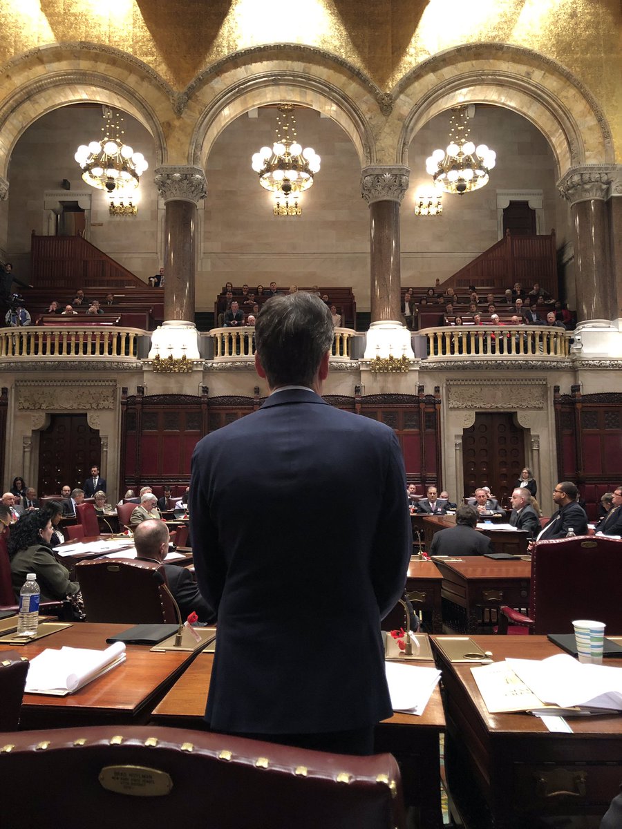 #BREAKING: The New York State Senate just passed the #ChildVictimsAct.

Survivors of child sexual abuse, what happened to you was real and you deserve justice. The State of New York and the force of its law is behind you, and you will not be turned away.