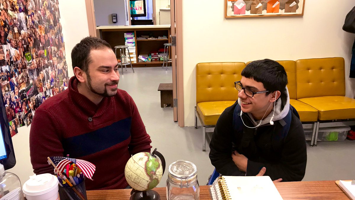 DrJStephensVP's tweet photo. “Dr. J, I need to bring a student to your office immediately...
JUST SO WE CAN CELEBRATE HIM!”
And that’s how we #CelebrateMonday and all days at @frps_durfee! #TrendthePositive #LoveWorks #DurfeePride https://t.co/M47MaDMvFj