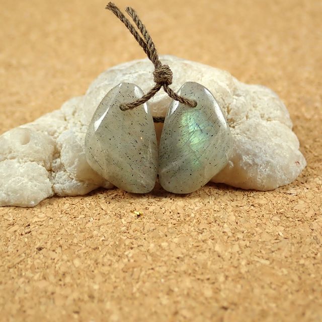 Beautiful little pair of light grey laboradorite beads with some flash - Available at abosbeads.etsy.com
.
.
#etsy #etsyshop #earringpair #beadpair #matchingpair #labradorite #labradoritebeads #labradoritejewelry #labradoriteearrings #beadseller … instagram.com/p/BtMWOWjgHTo/