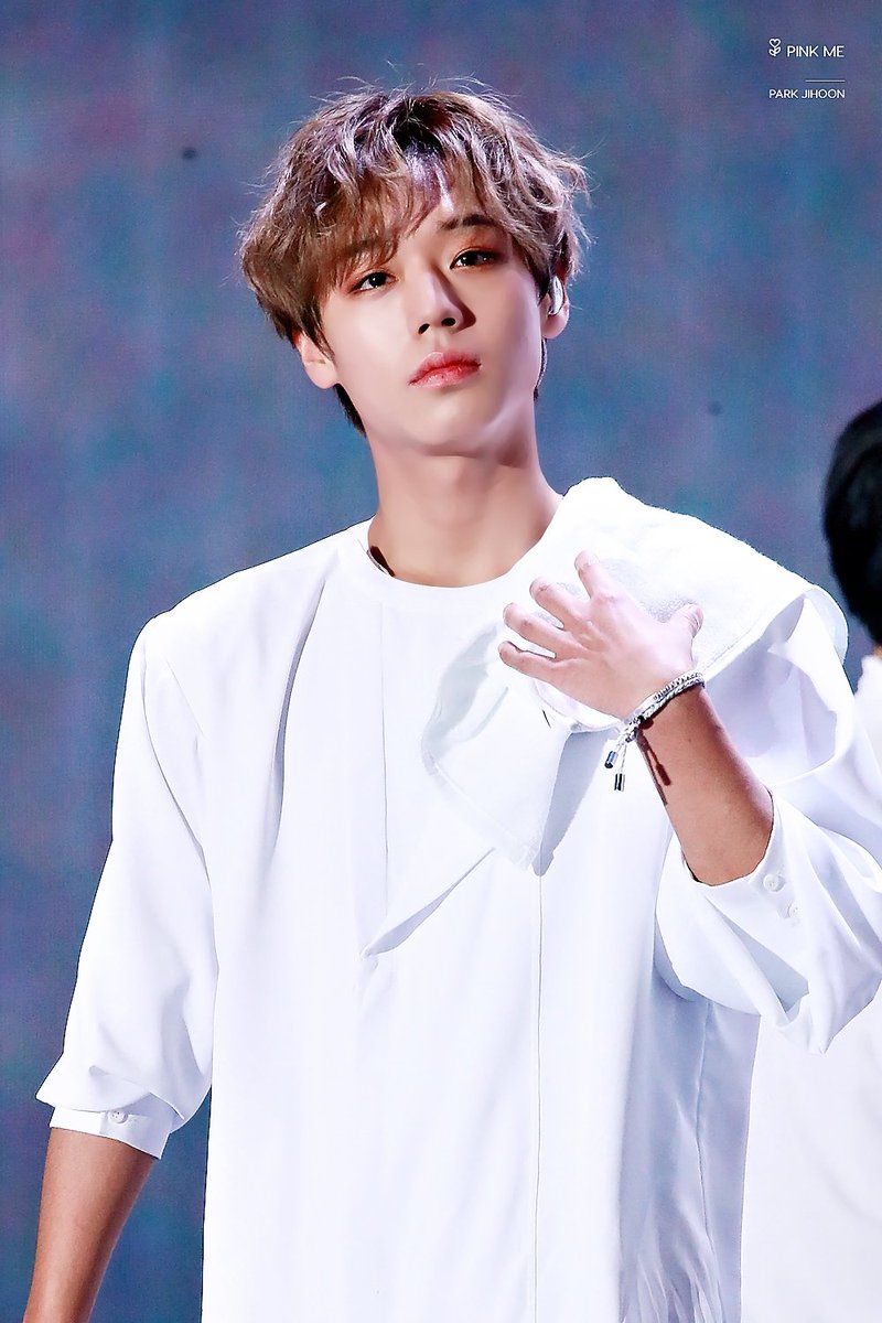 PinkMe0529's tweet photo. 190127 Therefore 콘서트
고맙다 지훈아 진짜 ❤️💖
#박지훈 #parkjihoon #워너원 #WANNAONE https://t.co/1etjNZeheK