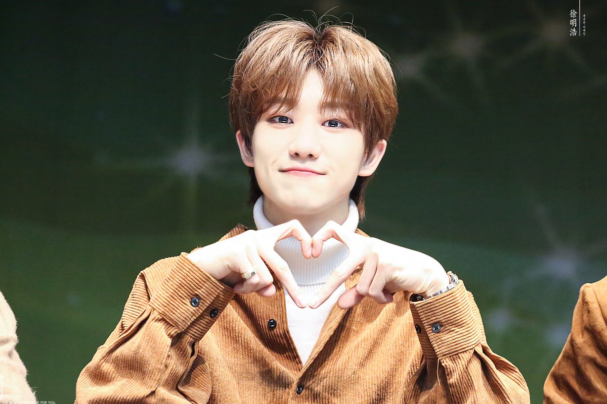 SVT_THE8_117's tweet photo. 20190127 목동 코바코홀 팬싸인회
우리 사랑둥이 명호야!
매일매일 고마워💖💙
 ٩(●˙▿˙●)۶…⋆ฺ 

#세븐틴 #SEVENTEEN #THE8 #디에잇 #서명호 #徐明浩 #Xuminghao #ディエイト #SEVENTEEN_Home https://t.co/ptOj9YqXxN