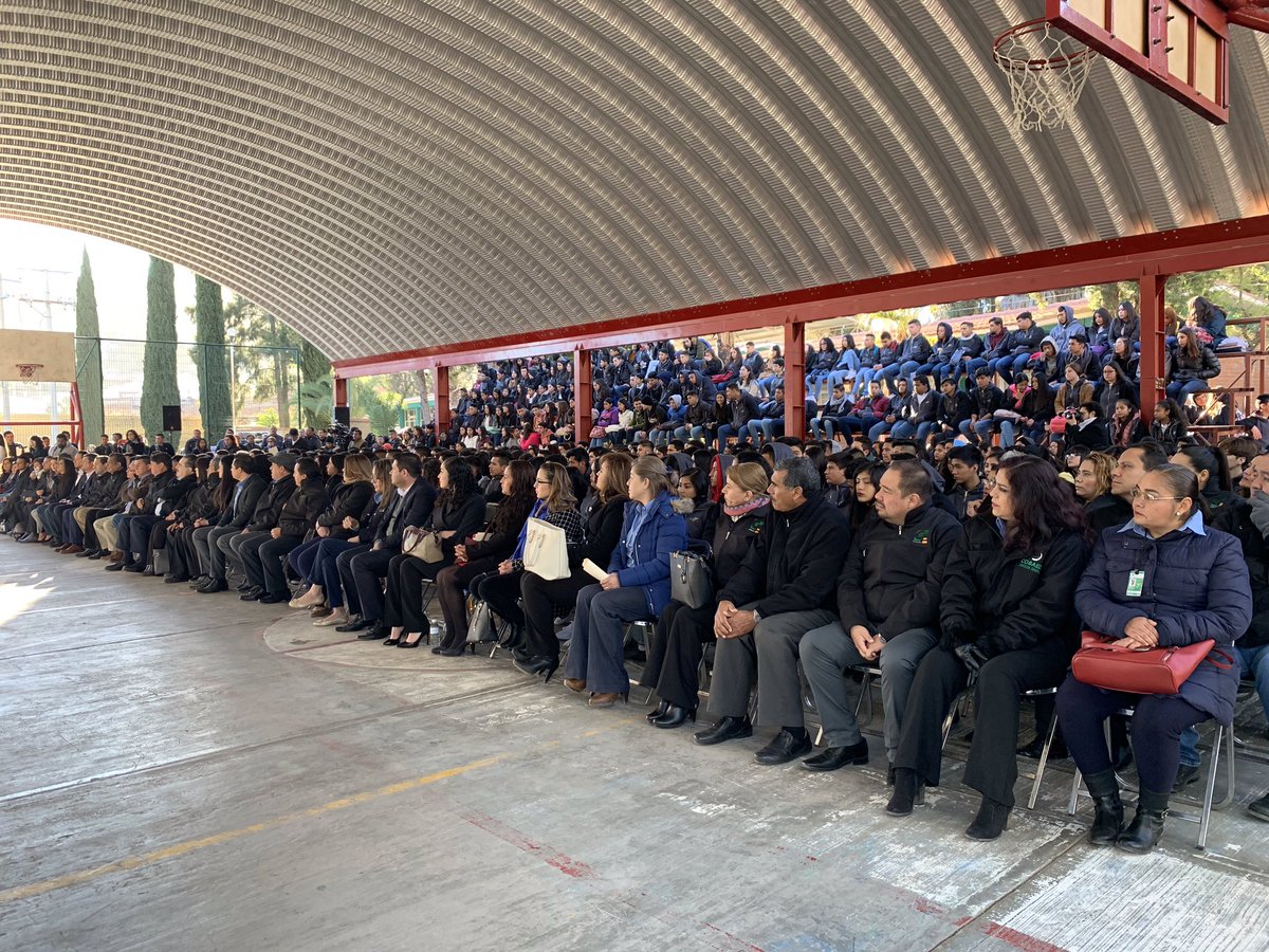 INIFEEDgo's tweet photo. Felices de poder acompañar al Sr. Gobernador @AispuroDurango durante el arranque de cursos en el @COBAEDoficial, donde se entregó material y equipamiento en beneficio de todos los alumnos de esta institución. https://t.co/ShUrDxqjE2