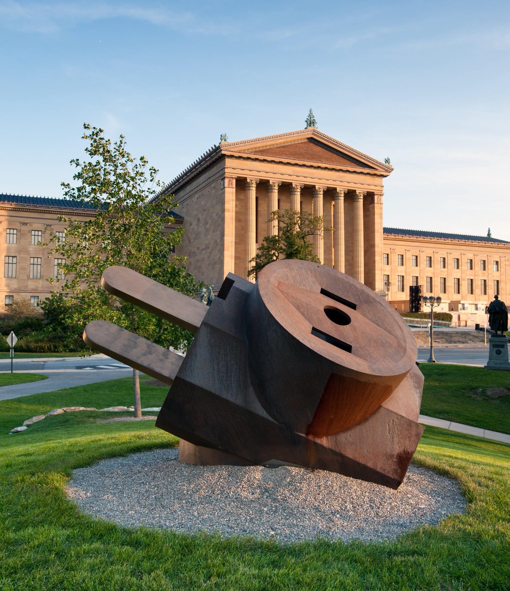 Did you know that Philly has more monumental sculptures by #ClaesOldenburg than any other city on earth? In celebration of his birthday, we’re proud to share 'Giant Three-Way Plug (Cube Tap).'  Do you know where the other three Oldenburgs are in the city? ow.ly/U2jd30ntp9m