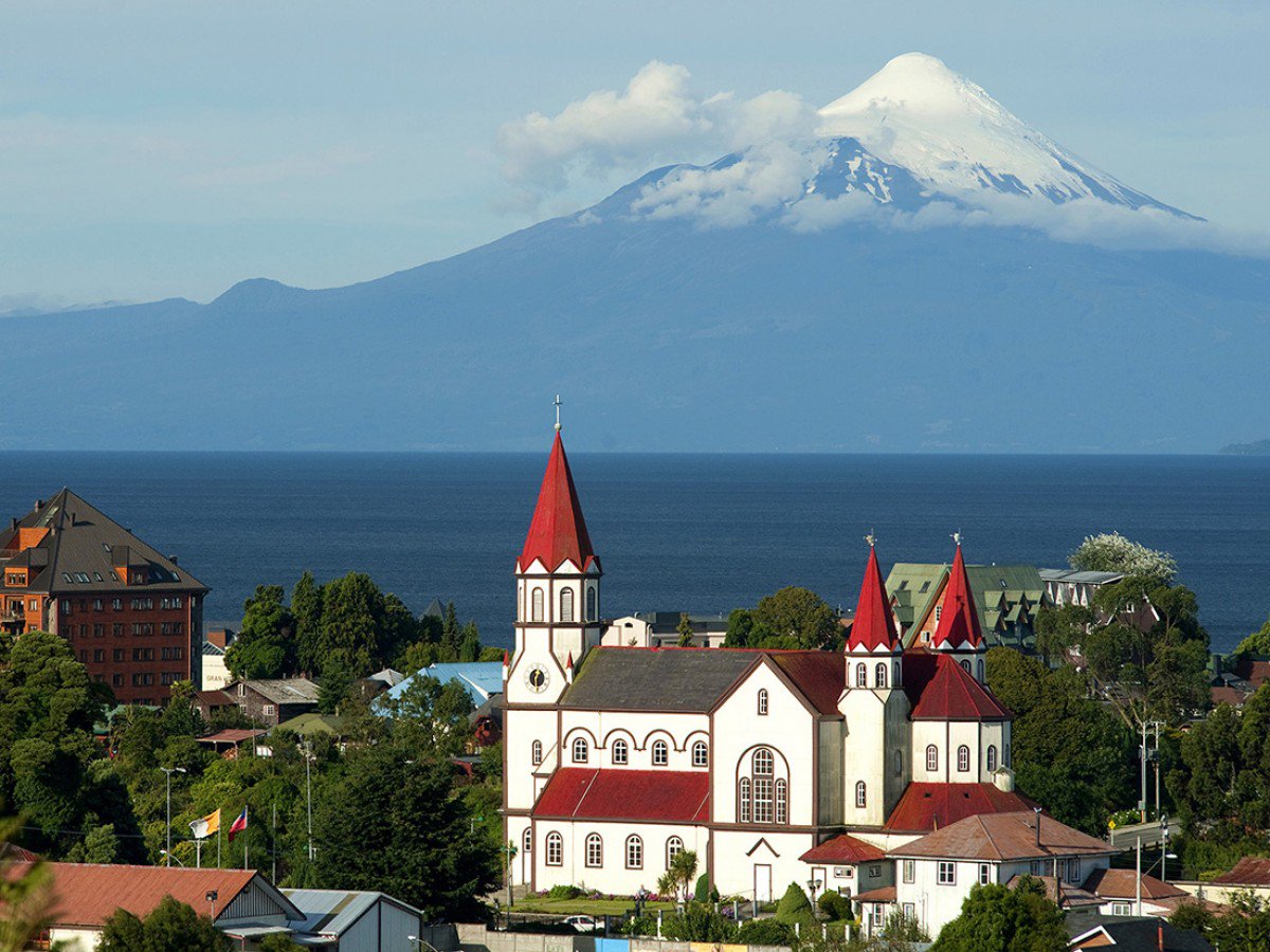 Agradecemos al Diario Puerto Varas por publicar y difundir el "3er encuentro de Arte, Diseño y Artesanía" aquí en el Jardín de las #Artes KunstGarten😉📰   bit.do/eGW77