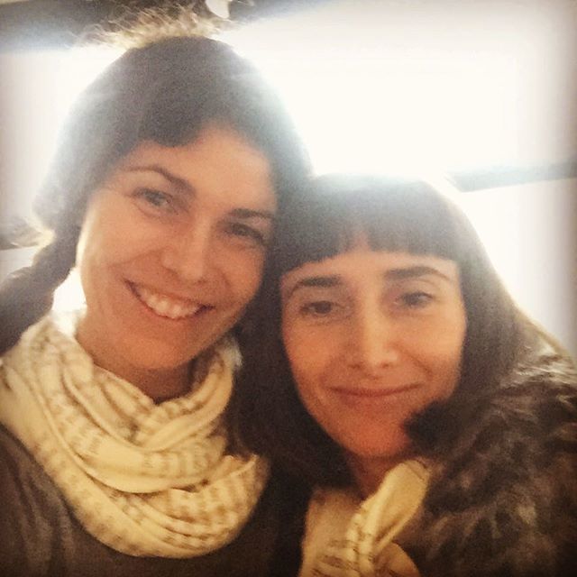 ActiveBalanceUK's tweet photo. Snapsy @nutritiousmovement #moveyourdna scarves! Such fun meeting up &amp; learning with this lovely lady again after nearly 4 years ... thanks @puremovementcentre for being my window buddy this week! Until next time ... 😘 https://t.co/uTKuldXfpK