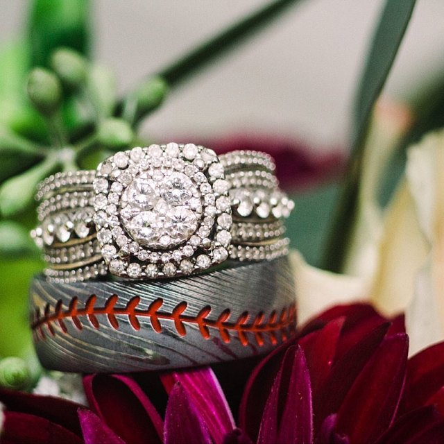 BaseballRings's tweet photo. True love..... #baseball #weddings #baseballrings https://t.co/8pKRq95IuU