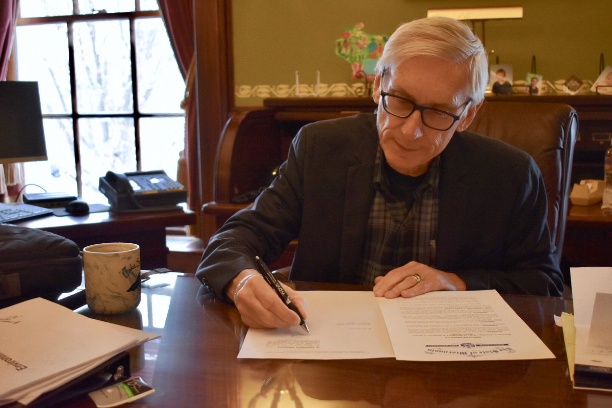 GovEvers's tweet image. Due to severe winter weather, I have declared a State of Emergency throughout the State of Wisconsin. I want to make sure all state assets are available, including the Wisconsin National Guard if needed, to help communities across the state and keep people warm and safe.