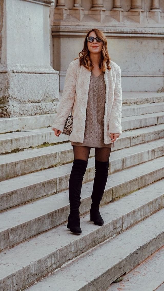 #PSOTW • Cette semaine découvrez Gaëlle sur Neatyy ! C’est notre Personal Shopper Of The Week et voici son premier look ! 
Et vous, les cuissardes vous osez ? 😊

Lunette : <a href="/PaulandJoeParis/">PaulandJoeOfficial</a> 
Robe pull : <a href="/hmfrance/">H&M France</a> 
Manteau : <a href="/VEROMODA/">VERO MODA</a> 
Sac : <a href="/Mango/">MANGO</a> 
Shoes : <a href="/Pimkie_FR/">Pimkie</a>