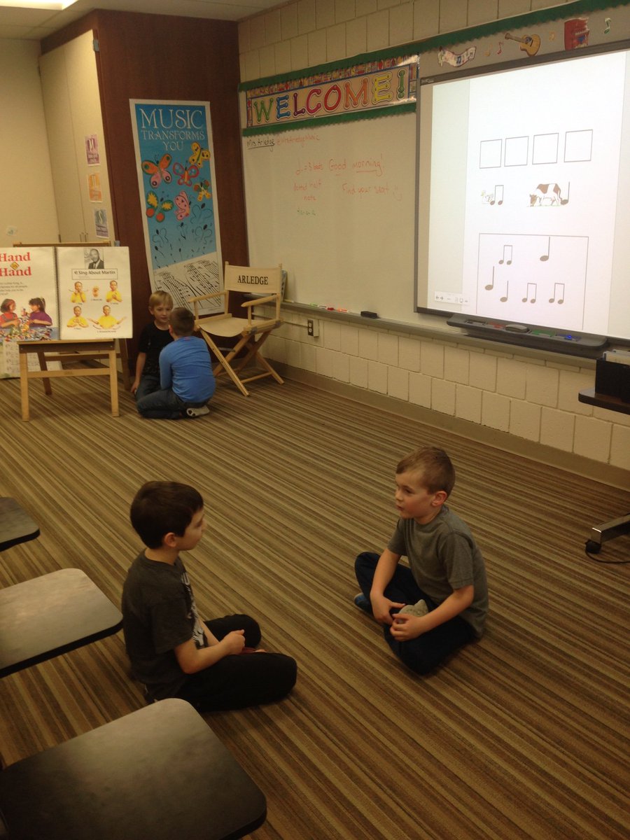 MrsArledgeMusic's tweet photo. Creating patterns with "moo" (quarter notes) and "quack quack" eighth notes! #poffmusic #theyquackmeup https://t.co/xbqtJqNkTz