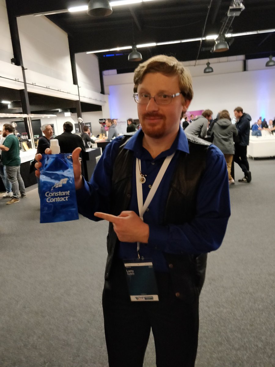 pauledenburg's tweet image. And kudos for @Crell finding a matching prop on the @techpathtraini1 and @WeCamp19 community-table at #phpbnl19 😄