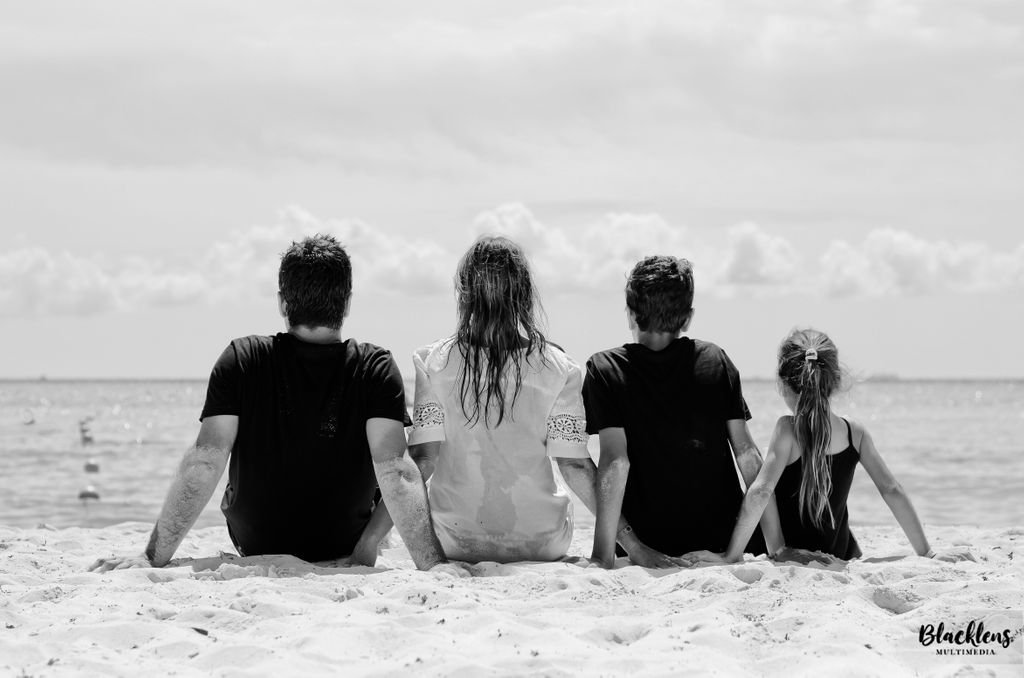 blacklensmulti's tweet photo. Fun Family Session at the beach! 
#family #mom #daughter #dad #son #love #instagood #fun #photooftheday #kids #life #happy #familytime #smile #fun #vacations #playadelcarmen #mexico #vacations #caribbean #beach #funinthesun https://t.co/b5e7yWyibE