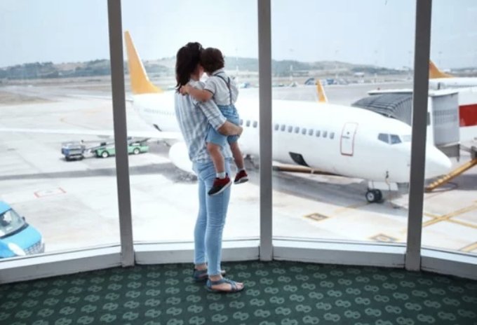 MotherAndBaby's tweet photo. Worried about a plane journey with a baby? Here are 8 genius tips to make it as stress-free as possible https://t.co/iRGT5lltML https://t.co/8mTnDyQSBb