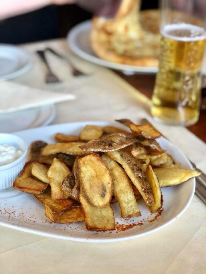 AllegriaFood's tweet photo. Potatoes 🥔 are great, no matter which form they're in, they always taste delicious! 😋

Our popular potato skins dish also comes with a choice of dip! - Garlic, BBQ or sweet chilli, which one will you choose? 🤔 https://t.co/nKpIKvExOi