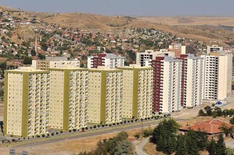 hatalar ikiye ayrılır:
i. telafi edilebilir hatalar
ii. telafi edilemez hatalar 

telafi edilemez hata bağışlanamaz günaha benzer, bu nedenle hem cürüm hem cezadır.

betonlaşma şu zavallı ülkenin en büyük günahıdır, çünkü hançeri bağrına saplayan düşman değil bizzat evladıdır.