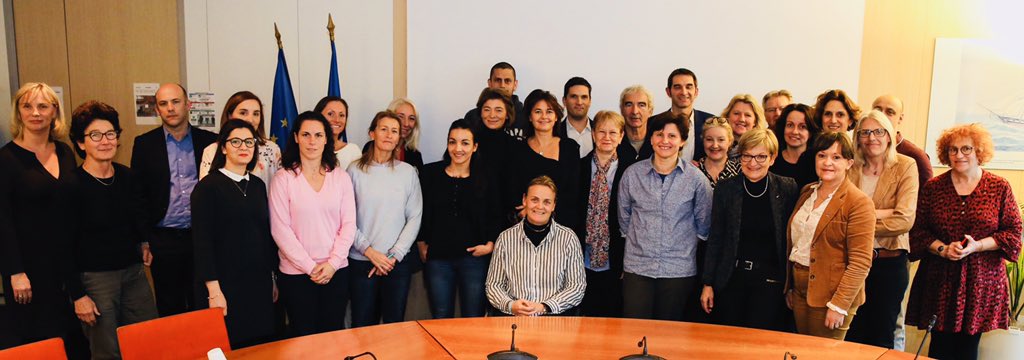 Roxana Maracineanu (@roxamaracineanu) on Twitter photo Merci aux membres de la Conférence Permanente du #Sport Féminin d’avoir répondu à l’appel pour échanger et mettre en œuvre avec <a href="/Sports_gouv/">Ministère des Sports 🇫🇷</a> des actions concrètes pour favoriser la place de la femme dans le sport, féminiser nos instances et encourager les femmes à pratiquer. Merci aux membres de la Conférence Permanente du #Sport Féminin d’avoir répondu à l’appel pour échanger et mettre en œuvre avec <a href="/Sports_gouv/">Ministère des Sports 🇫🇷</a> des actions concrètes pour favoriser la place de la femme dans le sport, féminiser nos instances et encourager les femmes à pratiquer.