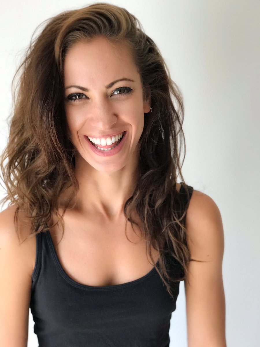 EmJSmith21's tweet photo. Caught laughing 😄📸

#headshot #actress #passonyoursmile #smile #laugh #laughteristhebestmedicine https://t.co/6chSP2736o