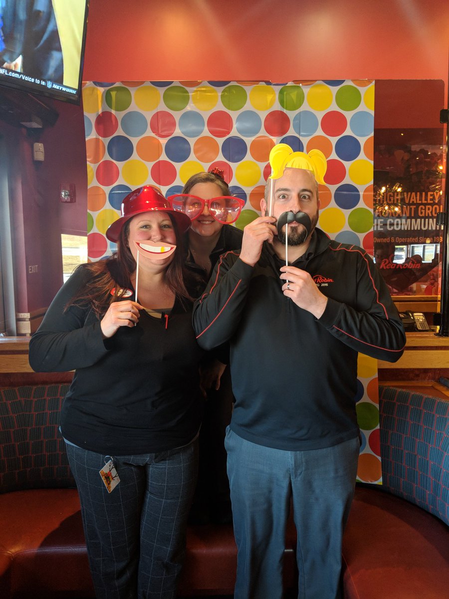 HRedrobin's tweet photo. #NationalHaveFunAtWorkDay! Celebrating our team with walking tacos, Sundae Monday, and photo booth fun today!!! 
#LVRGFunAF @HRATYOURSERVICE @ConsenzaLVRG https://t.co/6nzEvvRLK5