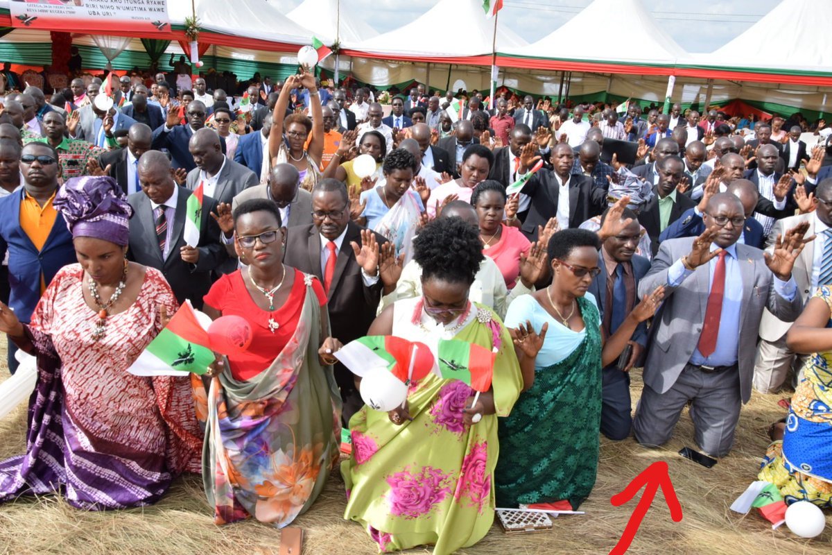 VitalRuyaga's tweet photo. #Burundi si vous voulez savoir la santé de l'armée burundaise, en voici le profil à travers le ministre de la défense de @pnkurunziza, Mr Emmanuel Ntahomvukiye @BurundiGov . https://t.co/FAdGfVZRJT
