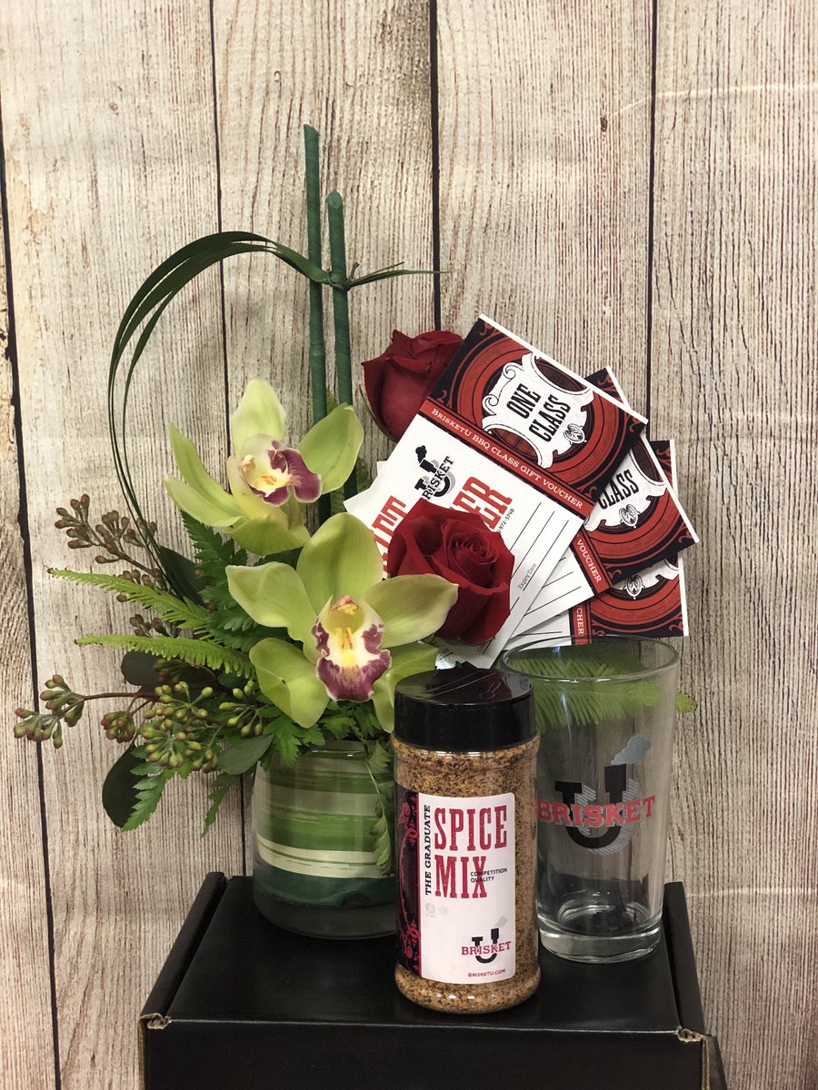 Give your love a fun experience for Valentine's Day w the BrisketU BBQ Trinity gift pack. 3 of our fun classes, a container of The Graduate rub, & a BrisketU glass. ($199 for a $275 value. Order today! (Flowers not included!) @EurekaHeights @SpindleTap ow.ly/UjzR30nu4k